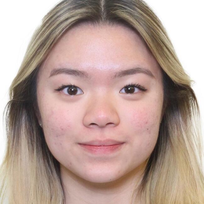Babysitter in Uxbridge: Yan (Violet)