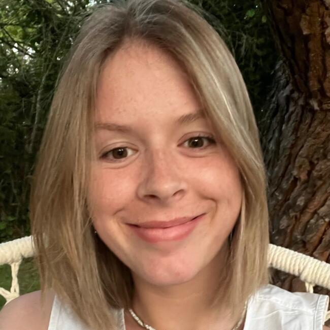 Babysitter in Saint-Aignan-des-Gués: Audrey