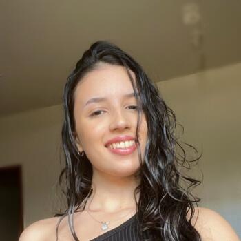 Babysitter in Paranavaí: Nicole