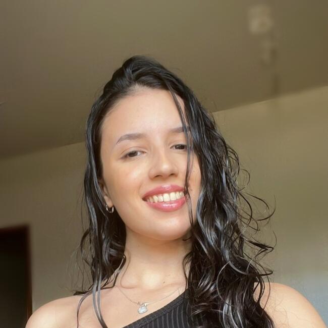 Babysitter in Paranavaí: Nicole