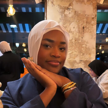 Babysitter in Dugny: Souvenia