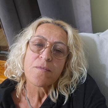 Babysitter in Lipar (Војводина): Violeta