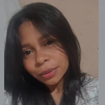Babá em Simões Filho: Dejane