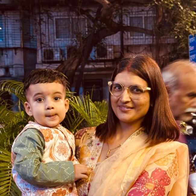 बम्बई में बेबीसिटिंग की नौकरी: Poonam