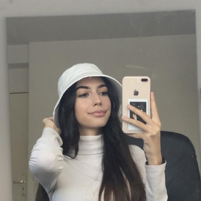 Niñera en Strasbourg: Anya