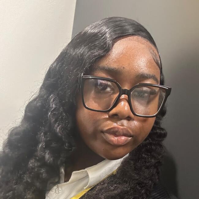 Babysitter in London: Davina