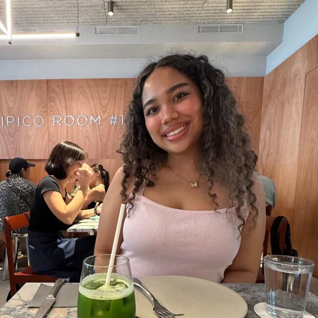 Babysitter in Melbourne: Zoe