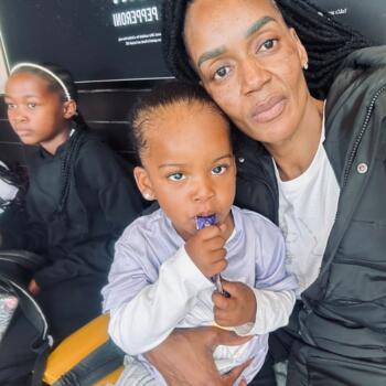 Nanny in Johannesburg: Flora