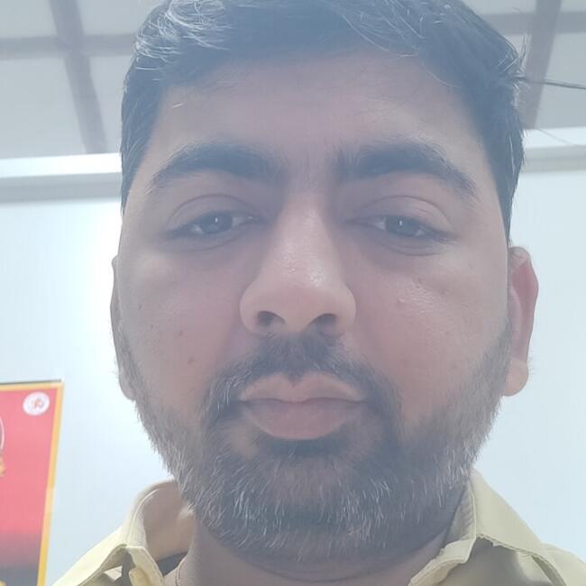 अहमदाबाद में बेबीसिटिंग की नौकरी: SRK