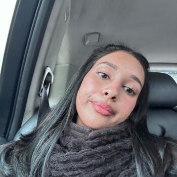 Babysitter Phoenix: Dhiya