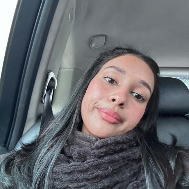 Babysitter in Phoenix: Dhiya