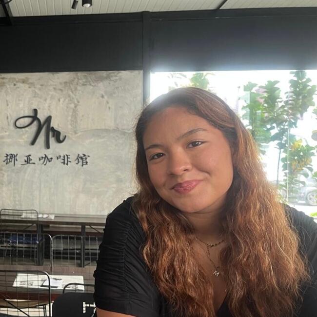 位于新加坡的临时保姆: Mariem Maya