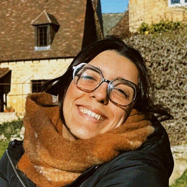 Babysitter in Bordeaux: Coraline