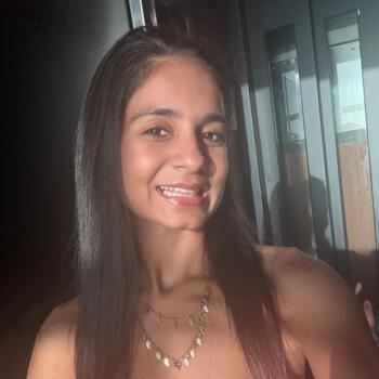 Babysitter London: Saira