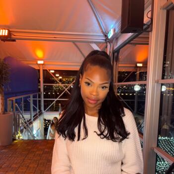 Babysitter in London: Aliyah