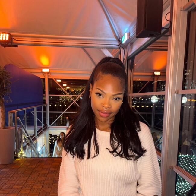 Babysitter in London: Aliyah