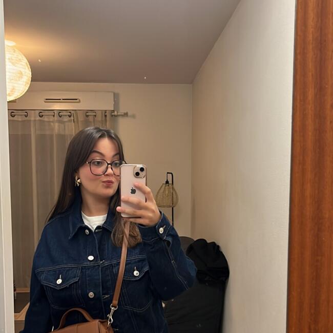 Babysitter in La Rochelle: Ambre