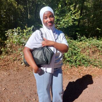 Babysitter in Charleroi: Hadja
