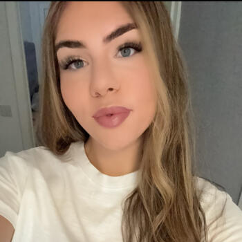 Babysitter in Airdrie: Olivia