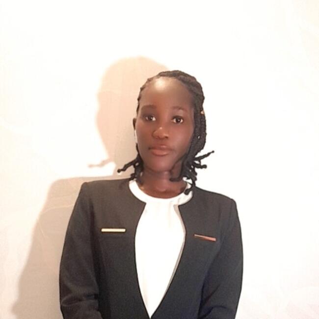 Nanny in Abu Dhabi: Sharon