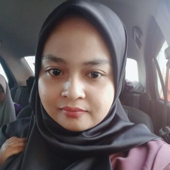 Pengasuh di Pokok Sena: Shafikah