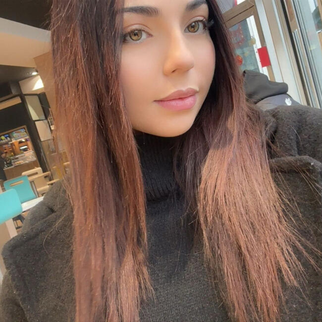 Babysitter in Saint-Denis: Lyna