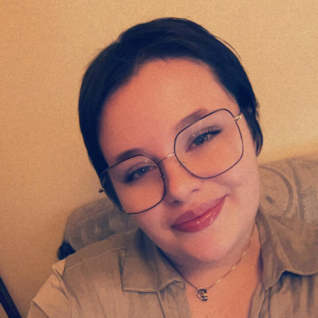 Babysitter in Reims: Sheryline