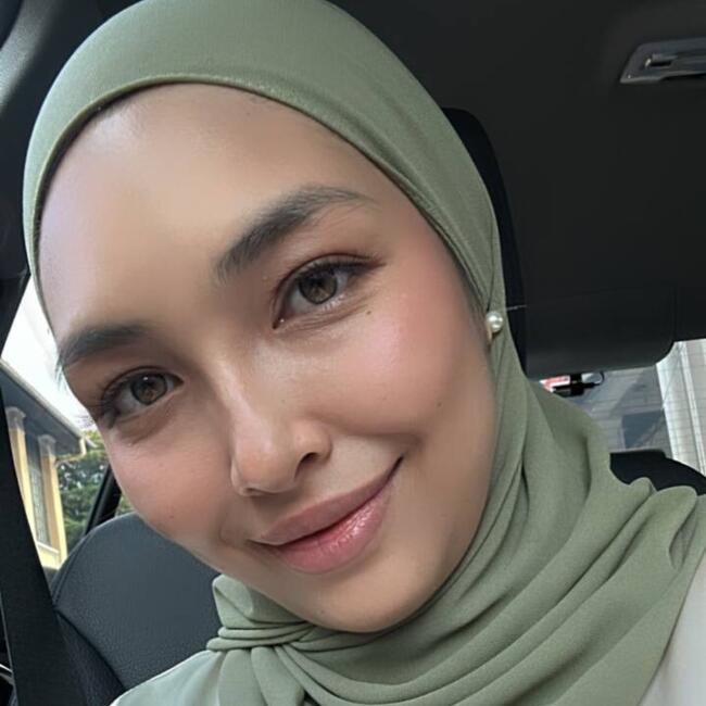 Babysitting job in Singapore: Mirah