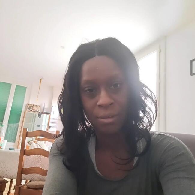 Babysitting job in Saint-Germain-des-Fossés: Julie