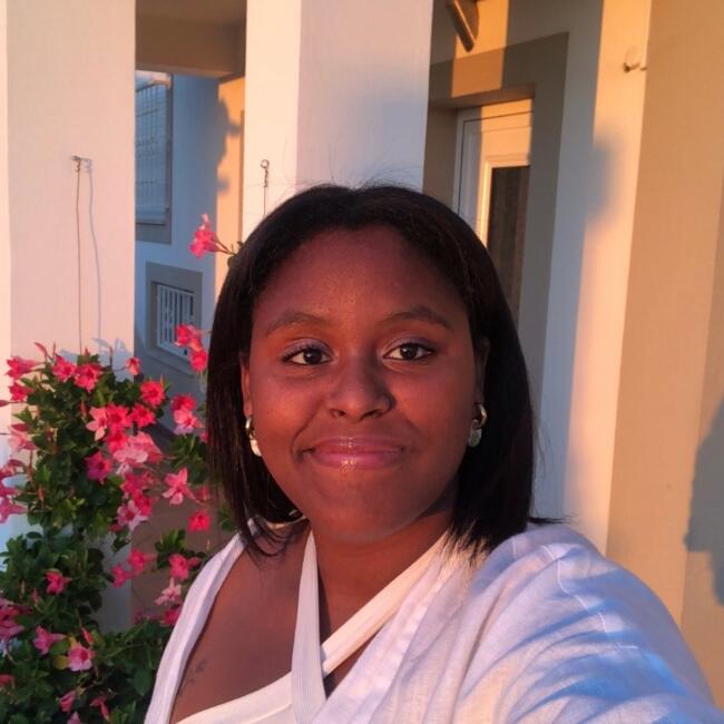 Babysitter in Oeiras: Rita