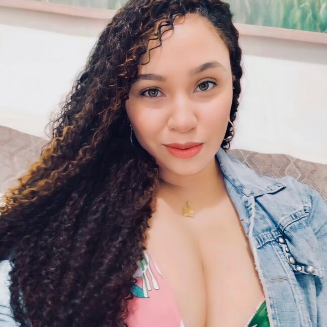 Babysitter in Salvador: Rebeca