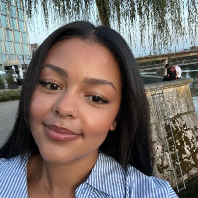 Babysitter in Balsthal: Sara