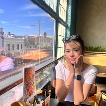 Niñera en Dunedin: Yui
