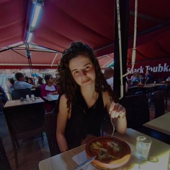 Babysitter in Quelaines-Saint-Gault: Louane