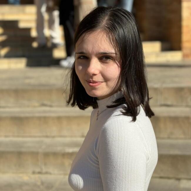 Babysitter in Seville: Ángela