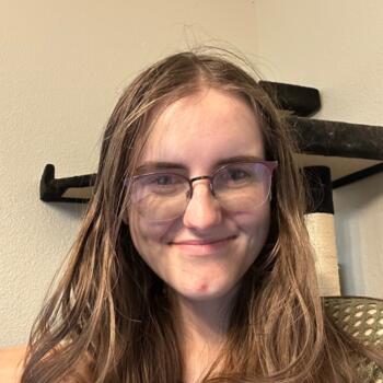 Babysitter in Port Hueneme: Aurora