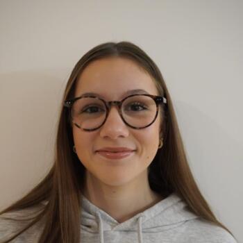 Babysitter in Sainte-Geneviève-des-Bois: Lilia