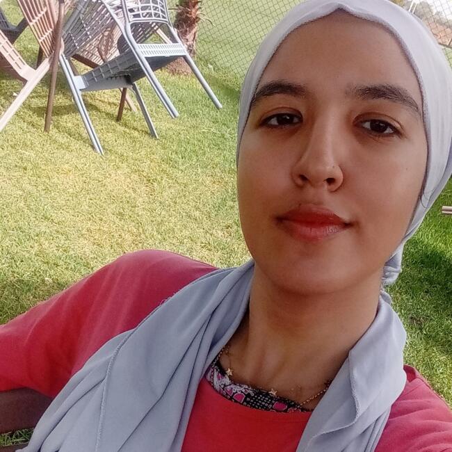 مربية أطفال في فاس: Hala