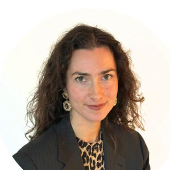 Babysitter in Paris: Léa