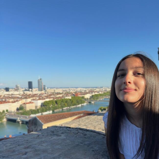 Babysitter in Lyon: Emma