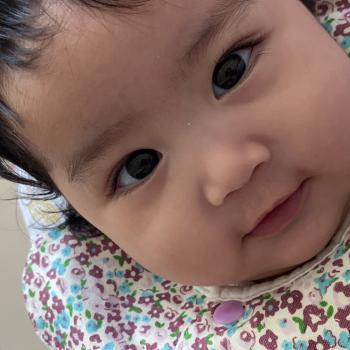 Babysitting job in Singapore: babysitting job Axil