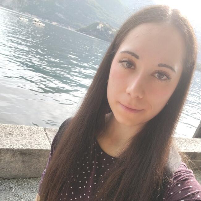 Babysitter in Cadegliano-Viconago: Nadia