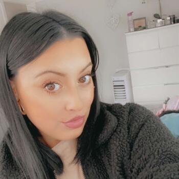 Babysitter in Cheltenham: Ylenia