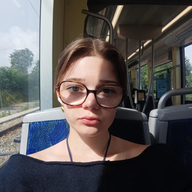 Babysitter in Sainte-Luce-sur-Loire: Amandine