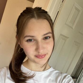 Babysitter in Manchester: Melisa