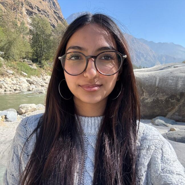 Babysitter in Edmonton: Divneet