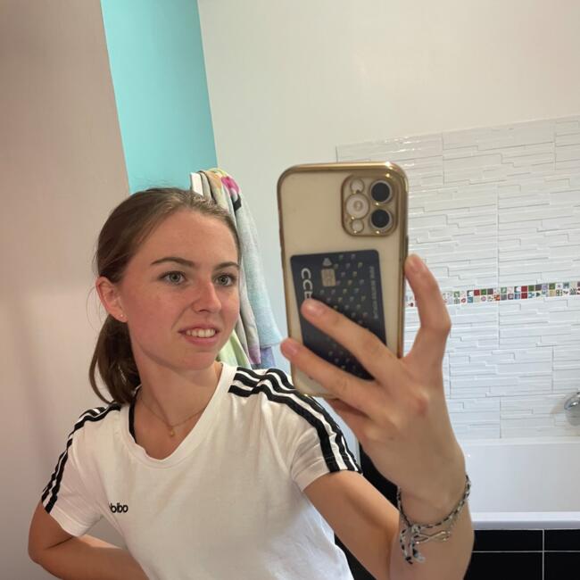 Babysitter in Châteauneuf-Grasse: Agathe