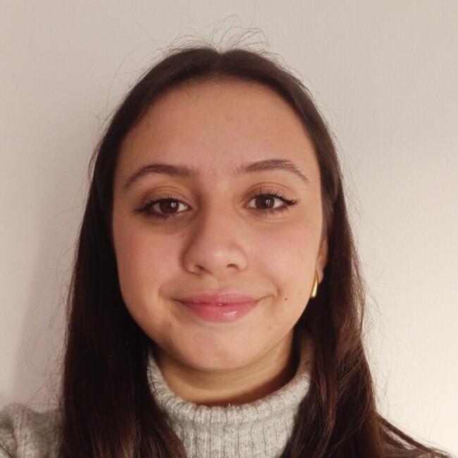 Babysitter in Seixal: Carolina