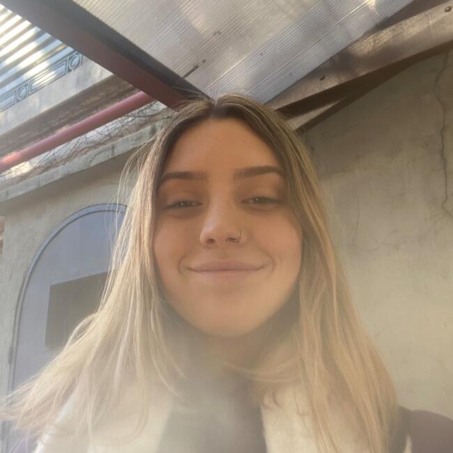 Babysitter in Montevideo: AVRIL