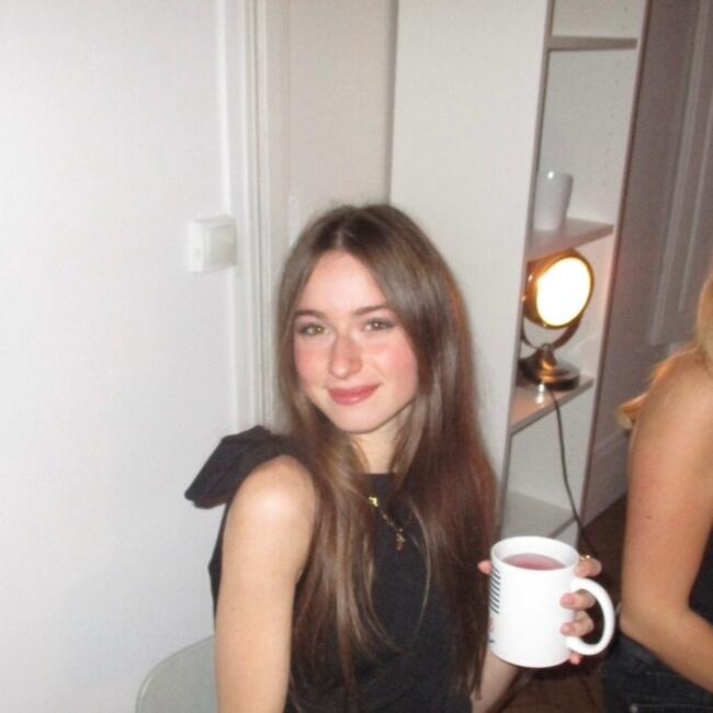 Babysitter in Versailles: Maelys